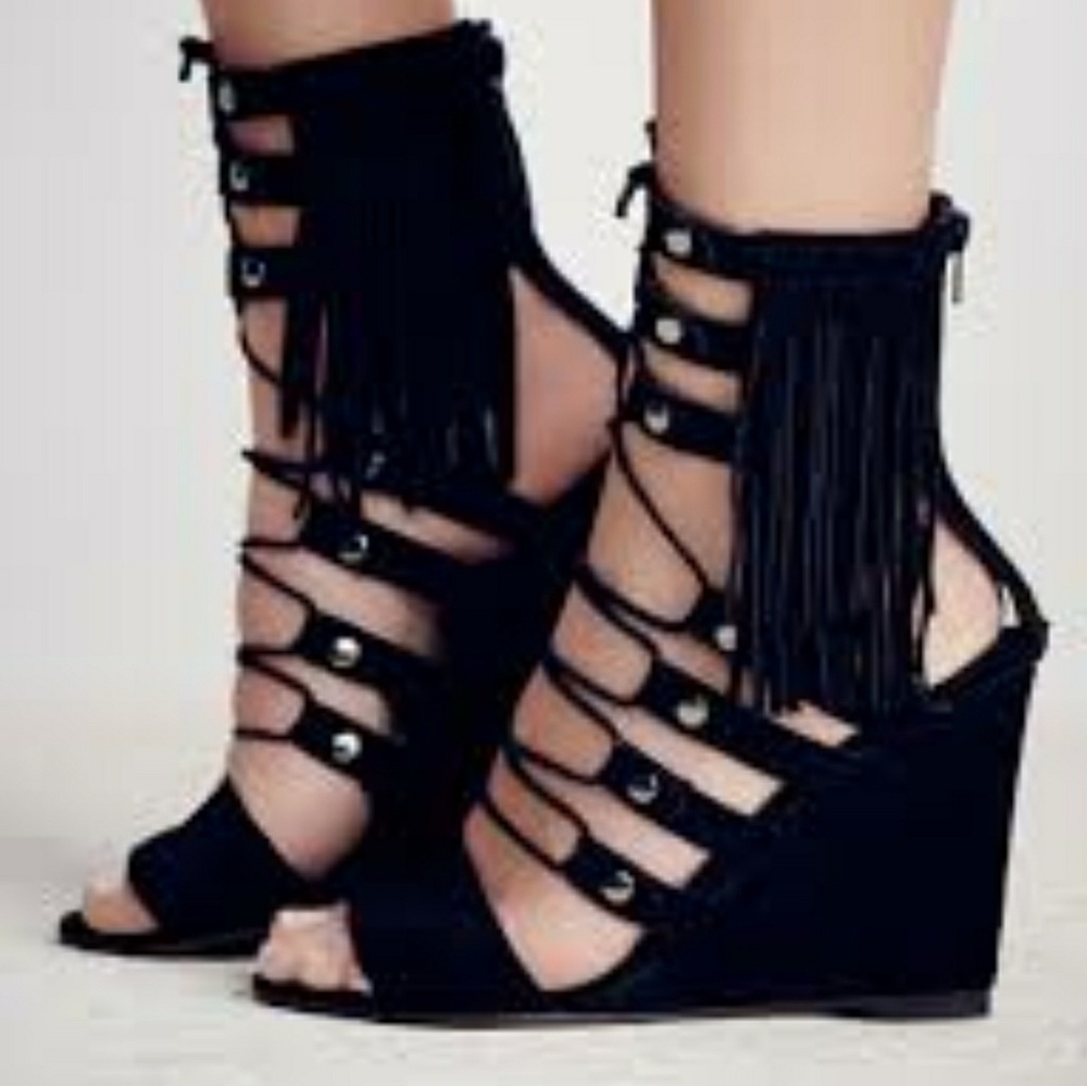 Free People solistic fringe wedge LIKE NEW - Picture 2 of 8